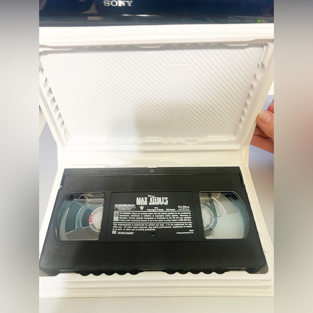 Disney‘s Max Keeble‘s Big Move Movie on VHS Tape - Picture 3 of 6